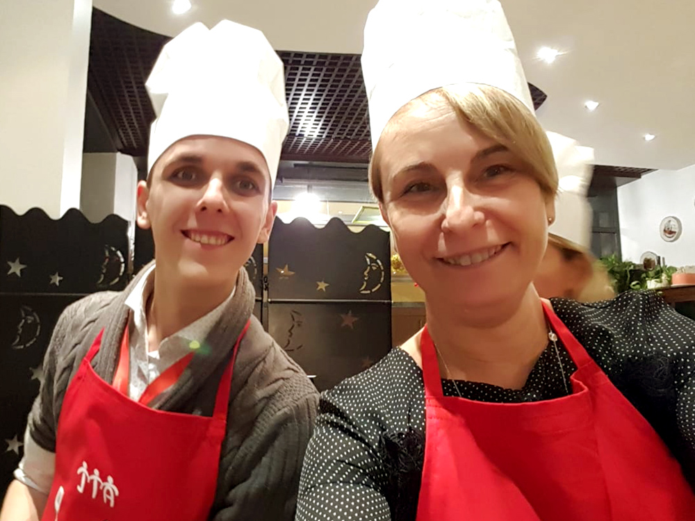 Business-defence-team-building