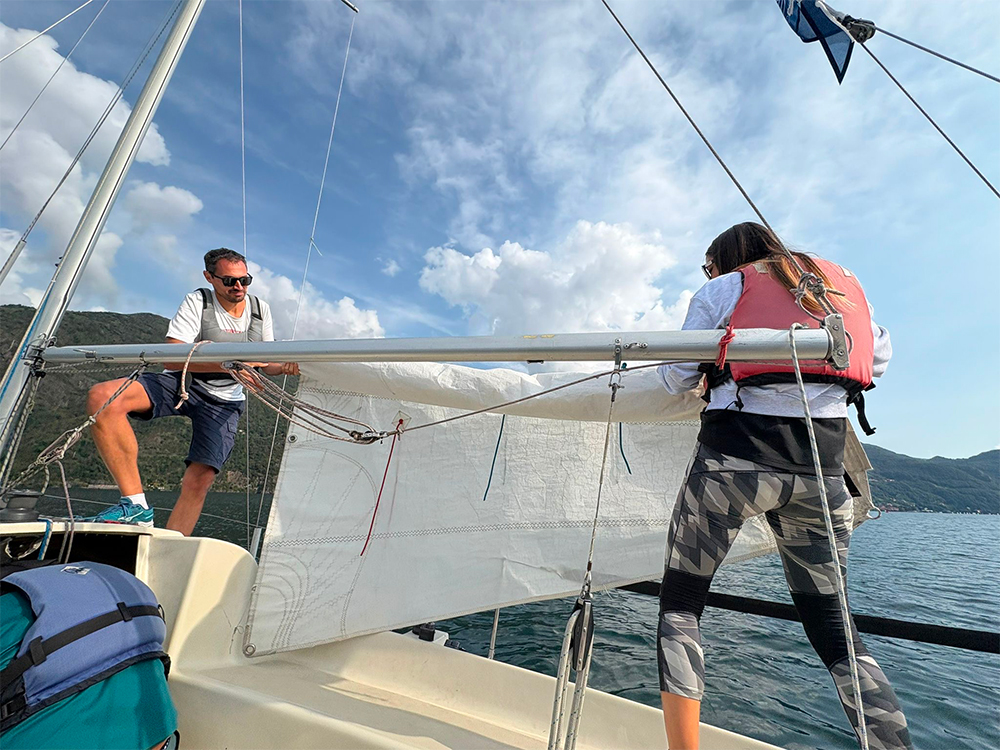 Navigare insieme: il nostro Team Building in Barca a Vela