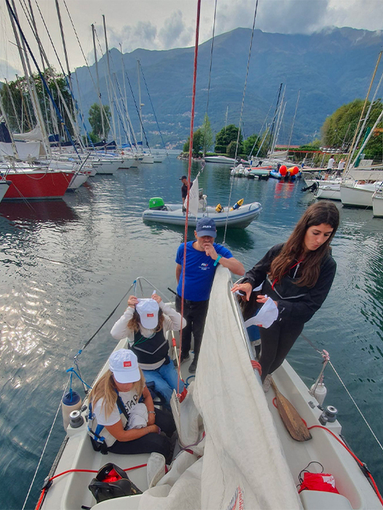 Navigare insieme: il nostro Team Building in Barca a Vela