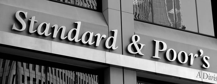 L’Italia nuovamente declassata: Standard and Poor’s taglia il rating da BBB+ a BBB, con outlook negativo