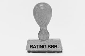 Fitch taglia il rating italiano a BBB- e conferma l’outlook stabile