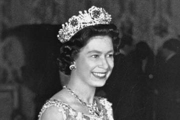 Il mondo dice addio alla Regina Elisabetta