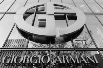 Giorgio Armani Operations commissariata per caporalato: l’importanza di gestire il rischio di fornitura